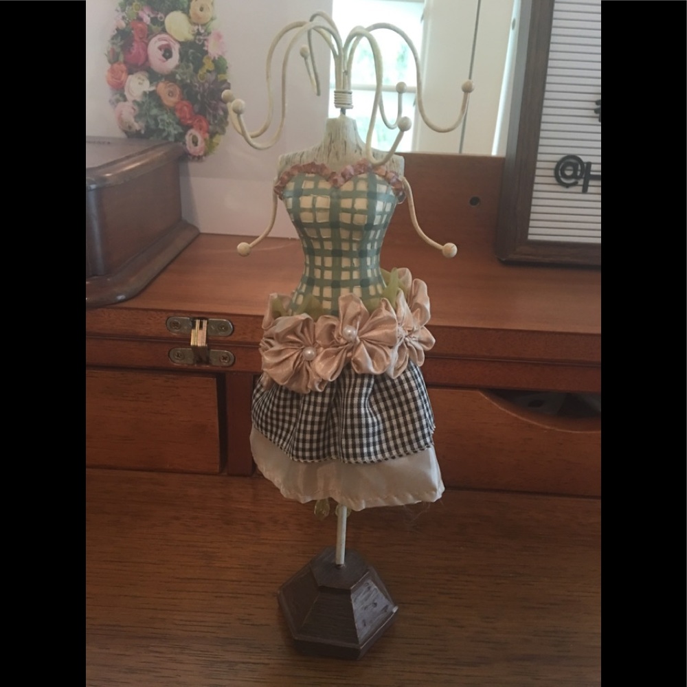 Jewelry holder